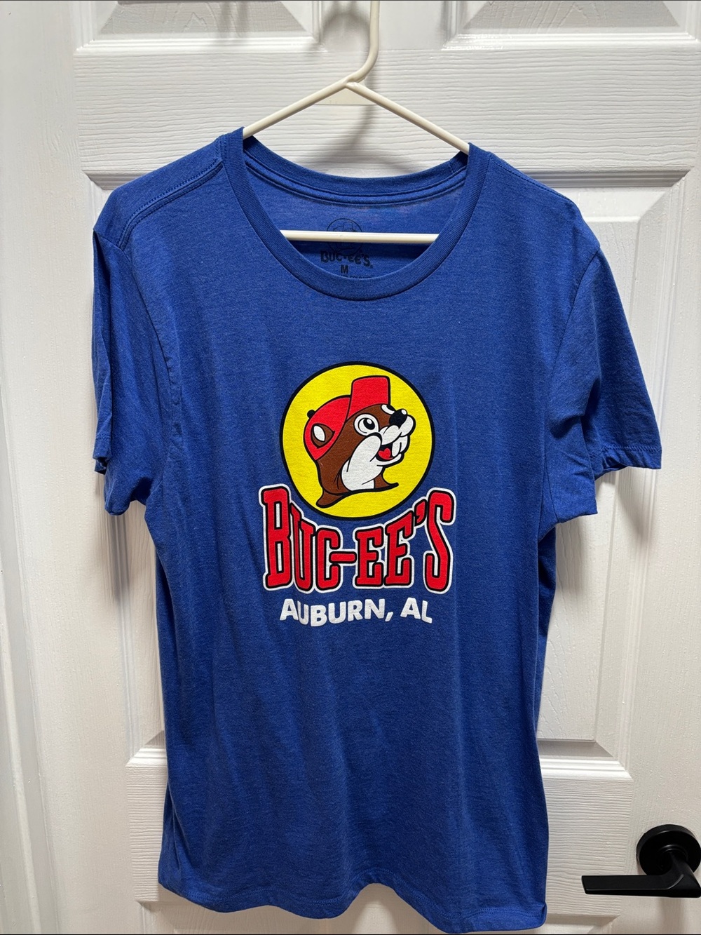 Buc-ee's Women's Blue Graphic Short Sleeve Tee - Picture 1 of 4